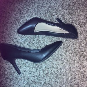 Verona Classic Black Leather High Heels 3.25 heel. Size 6.5